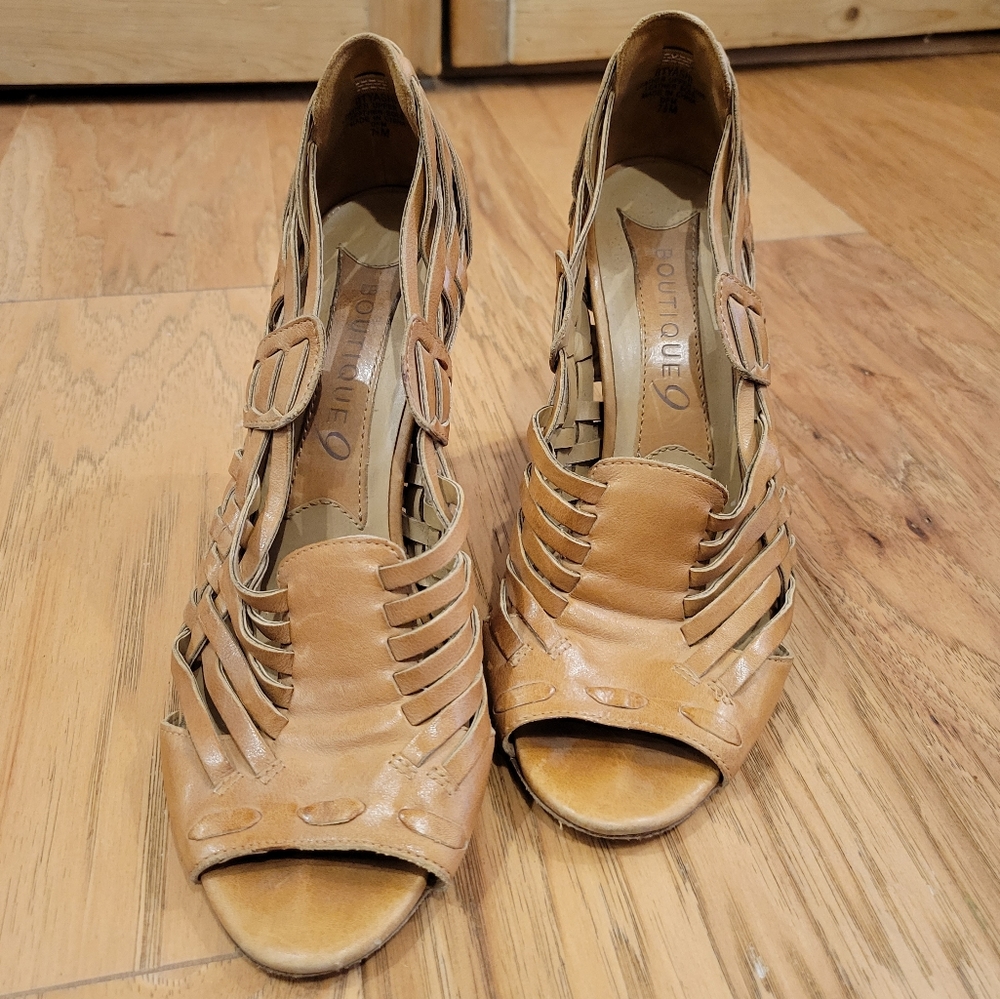 GUC Boutique 9 Huarache style tan leather heels Size 7.5